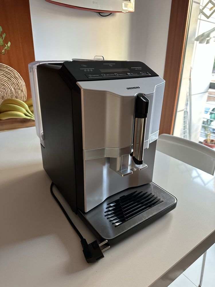 Maquina de café automatica Siemens EQ.300
