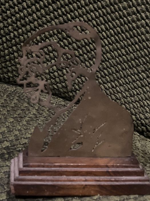 Caricatura em bronze