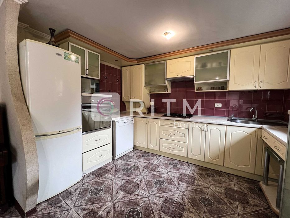 Оренда будинку в районі Київського майдану (центр міста)