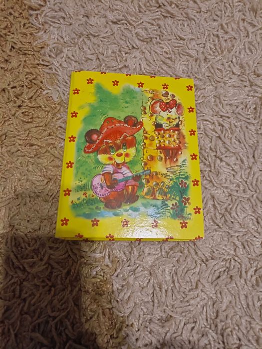 Segregator mały stary bajkowy na pamiątkę karteczki do segregatora A6