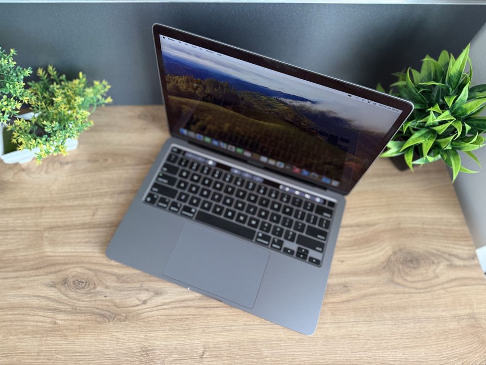 MacBook Pro  13"  M1 8/256 GB  Open BOX  !
