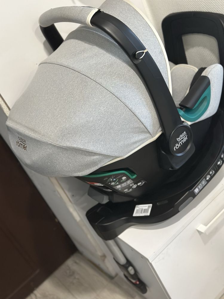 2 автокресла Britax с 0 до 4 лет