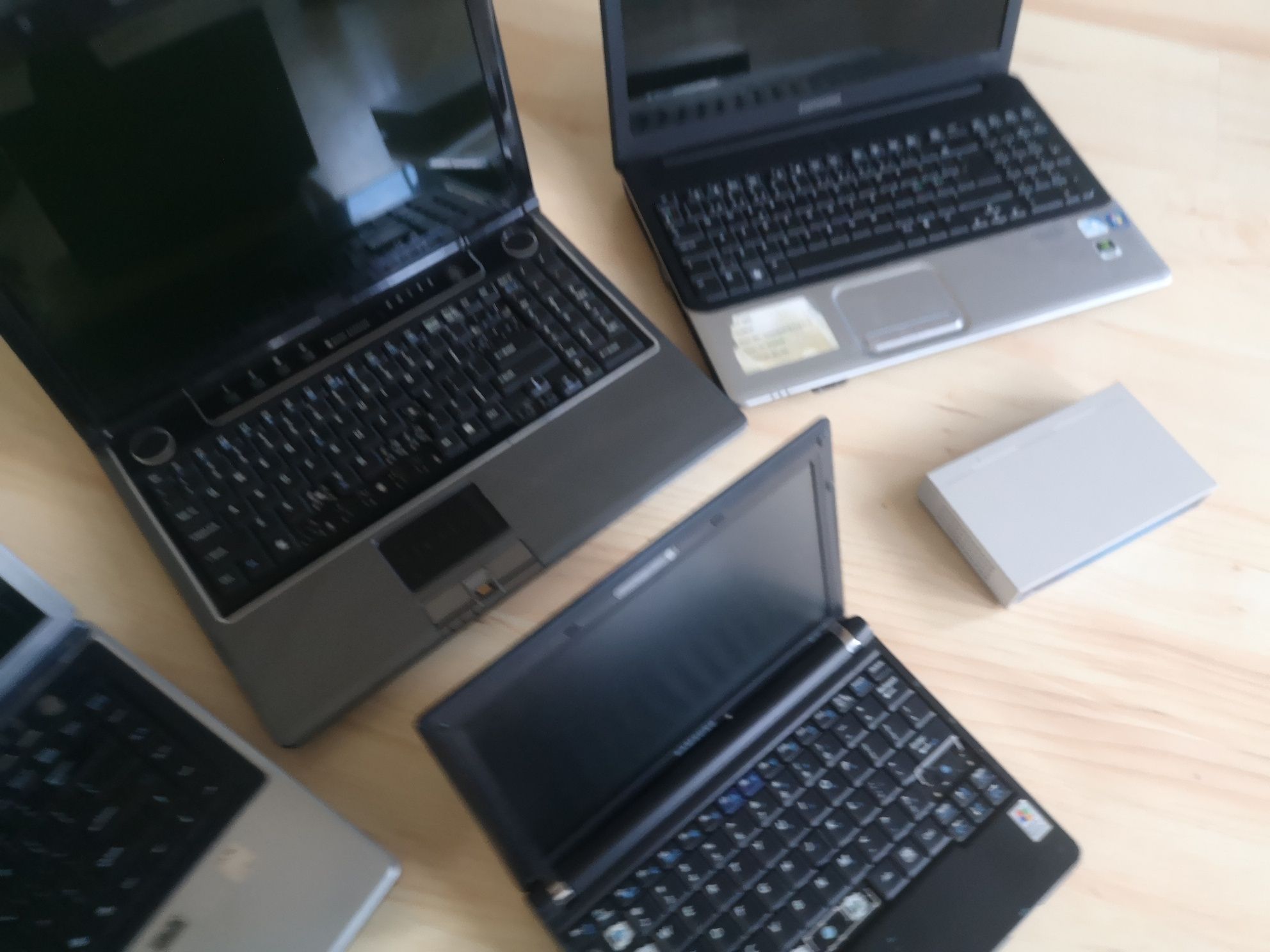 Laptop komputery x4 Samsung Compaq Benq Asus splitter zestaw