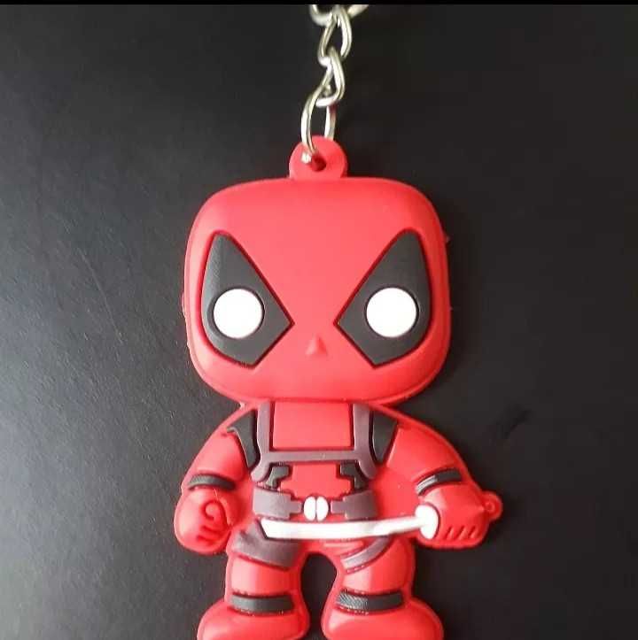 Porta-chaves Super Mário e Deadpool