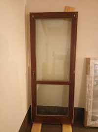 Drzwi balkonowe prawe z drewna sosnowego – 1 sztuka