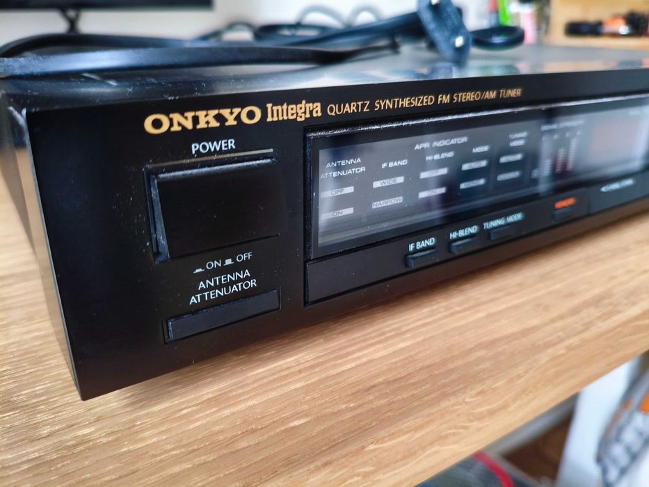 Tuner Onkyo Integra T-4450 czarny