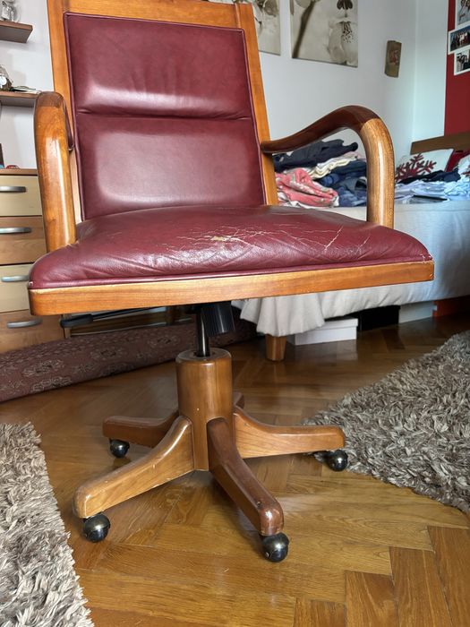 Cadeira escritório madeira, excelente qualidade