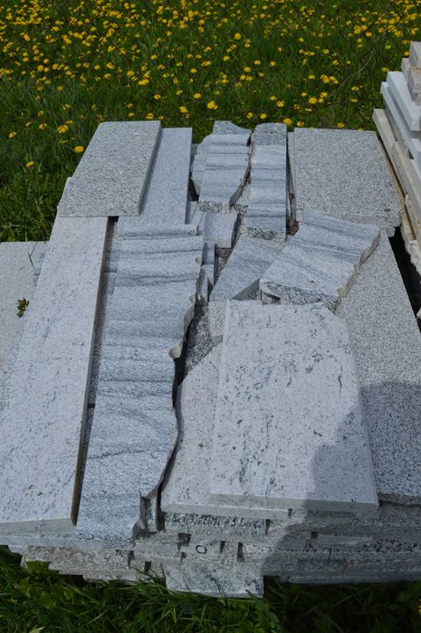 Ścinki płyt granitowych , płyty. 3cm 2cm różne wielkości i kolory