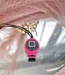 Zawieszka do telefonu lub kluczy guard pink soldier squid game