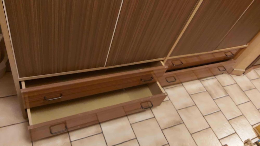 Szafa czterodrzwiowa