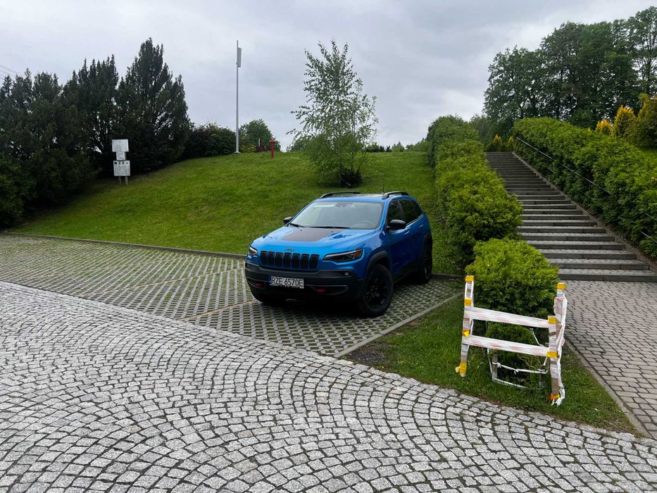 Jeep Cherokee Trailhawk 3.2 V6 2022 r. 4x4 .  LPG . 44 000 km .