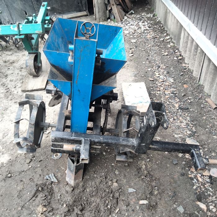 Картоплесажалка продається