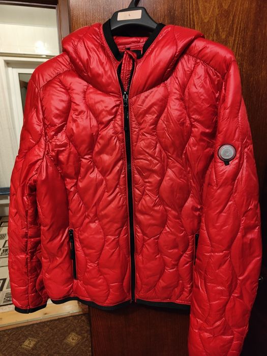 Куртка жіноча весняно -осіння .