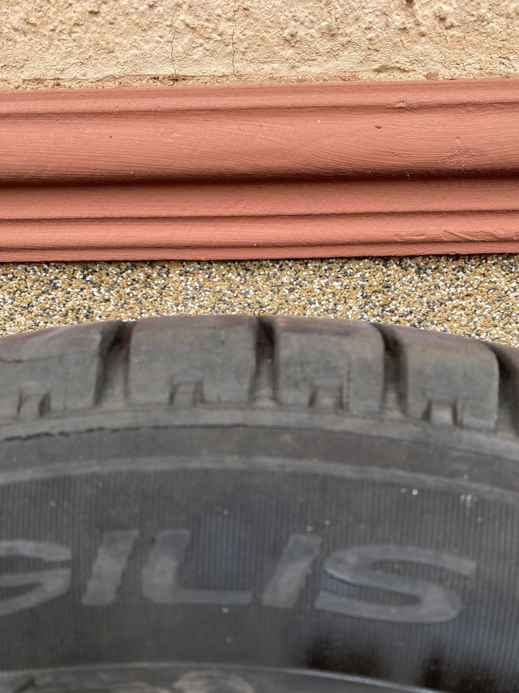 Michelin 215/65/r16 C