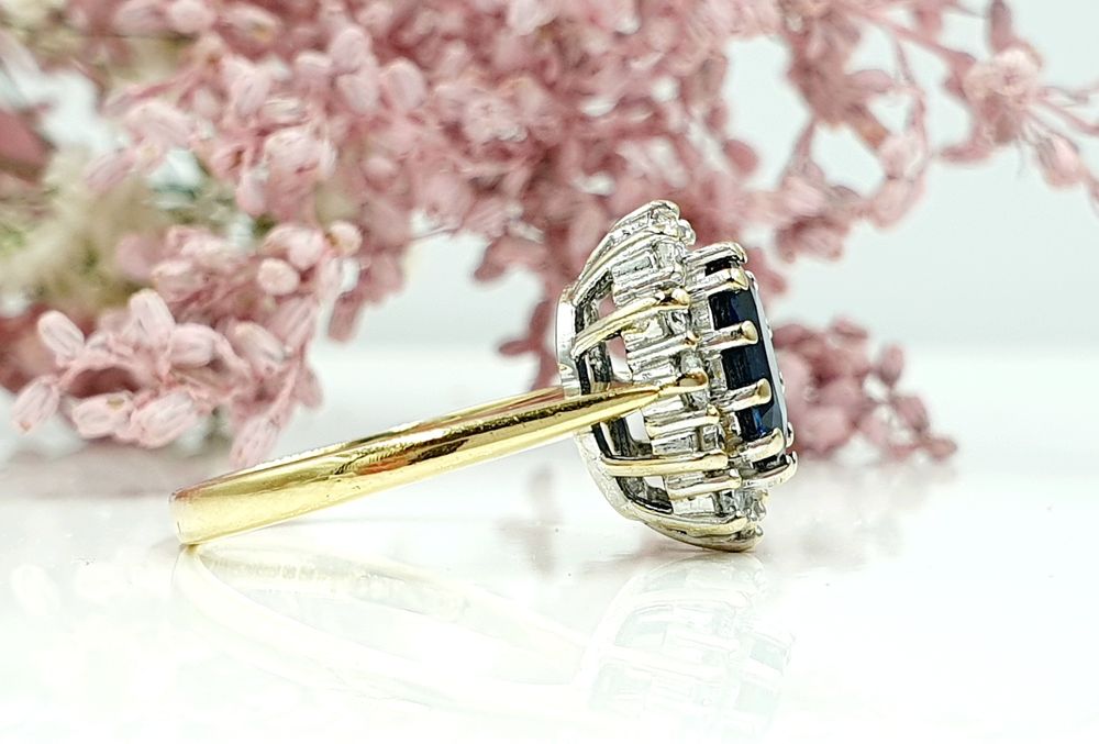 Złoty pierścionek z Szafirem I Diamentami 750