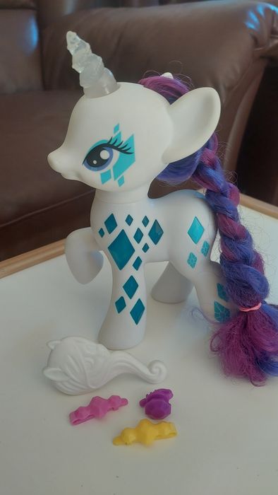 Kucyk Rarity - My Little Pony świecący z grzebieniem i spinkami