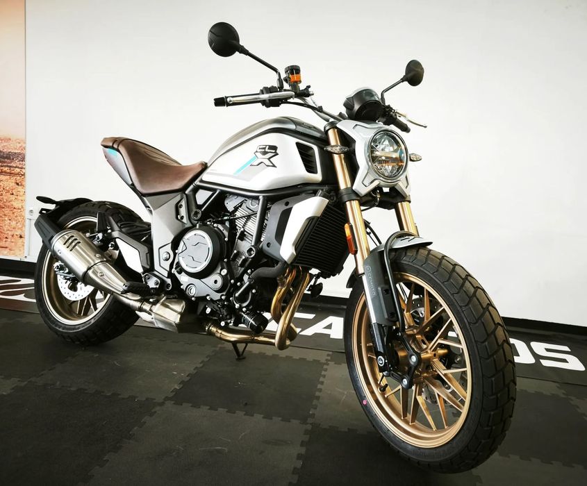 CF Moto 700CL-X Heritage Possib. A2
