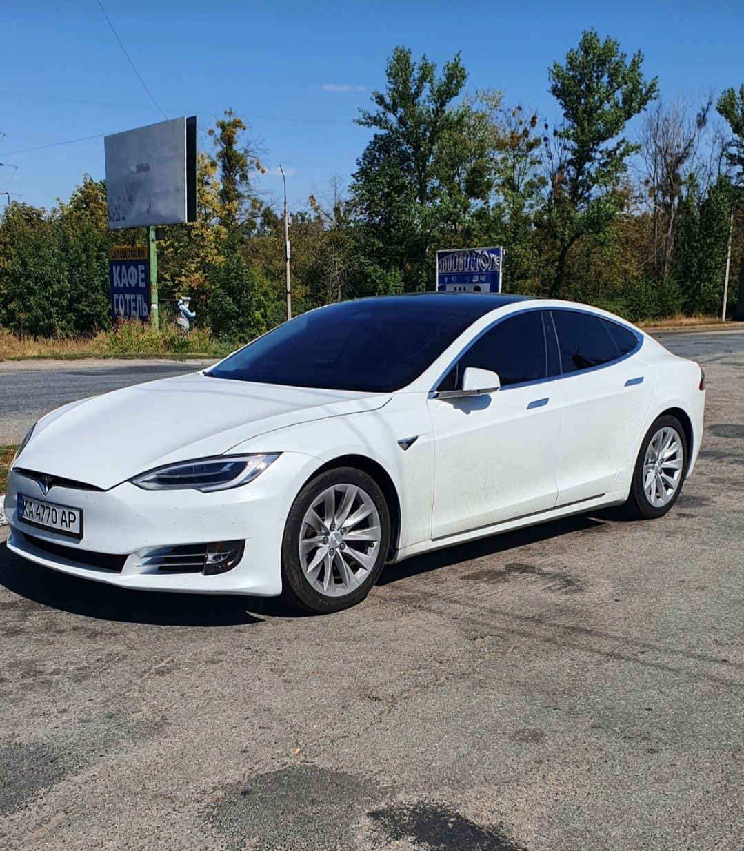 Продаю улюблену Tesla model s 100 D