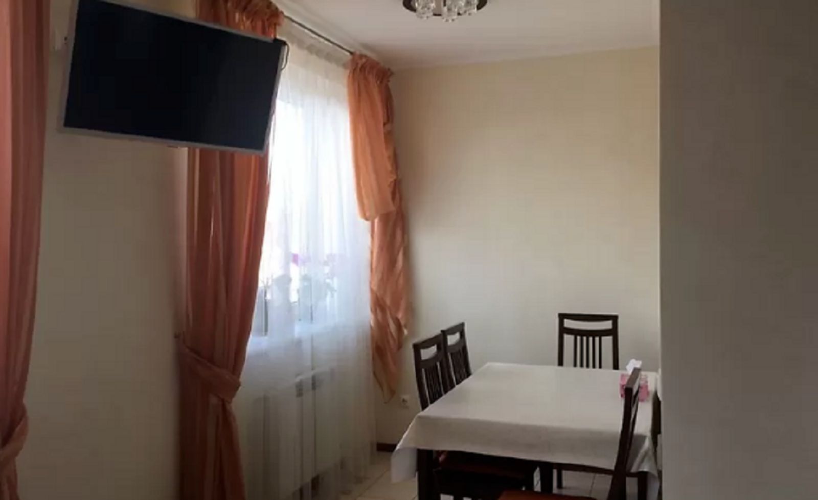 Продається будинок 290м2 та 6 сот с.Байківці