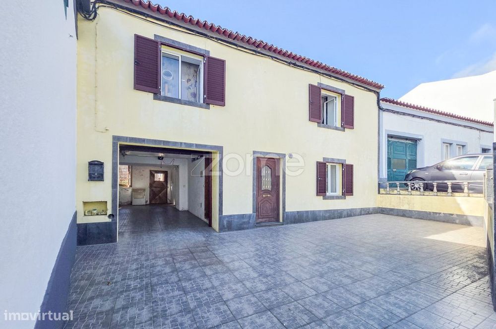 Moradia T3 em Santa Cruz, na Lagoa
