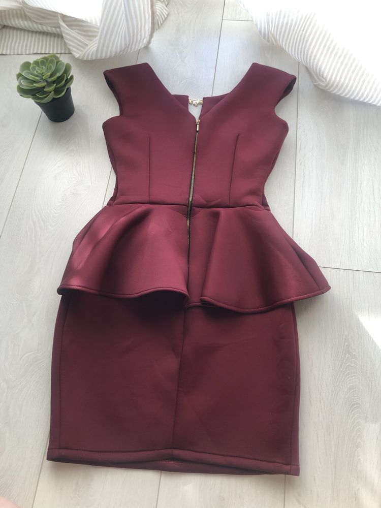 Sukienka bordowa burgundowa z pianki z baskinka S 165 vubu