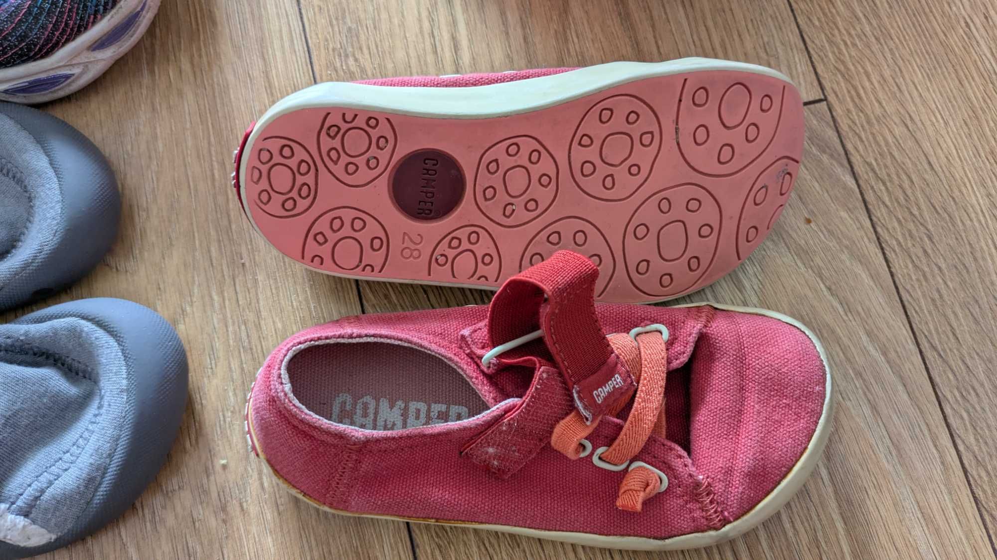 Zestaw butów dziecięcych Camper, Sketchers 26-28