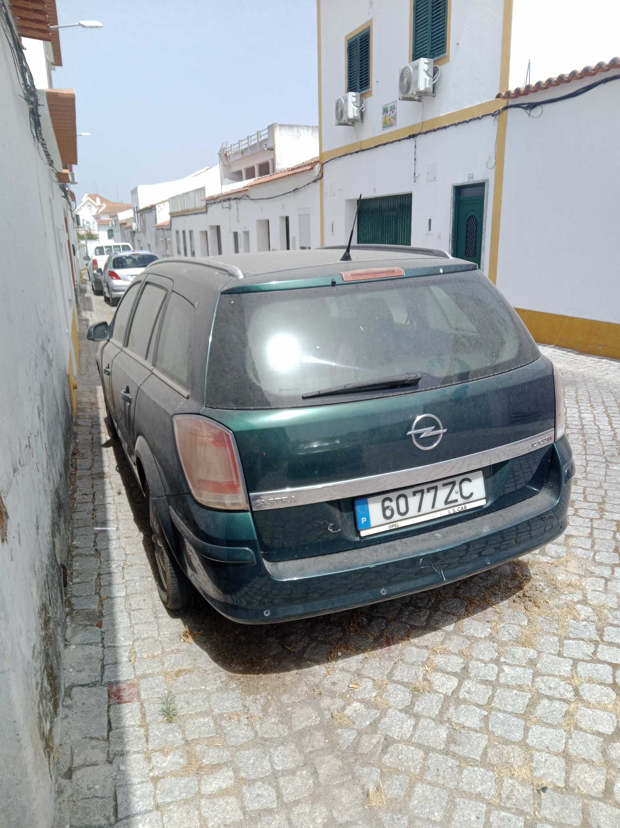 Vendo Opel Astra 1.7 CDTI com avaria( já com mais fotos)