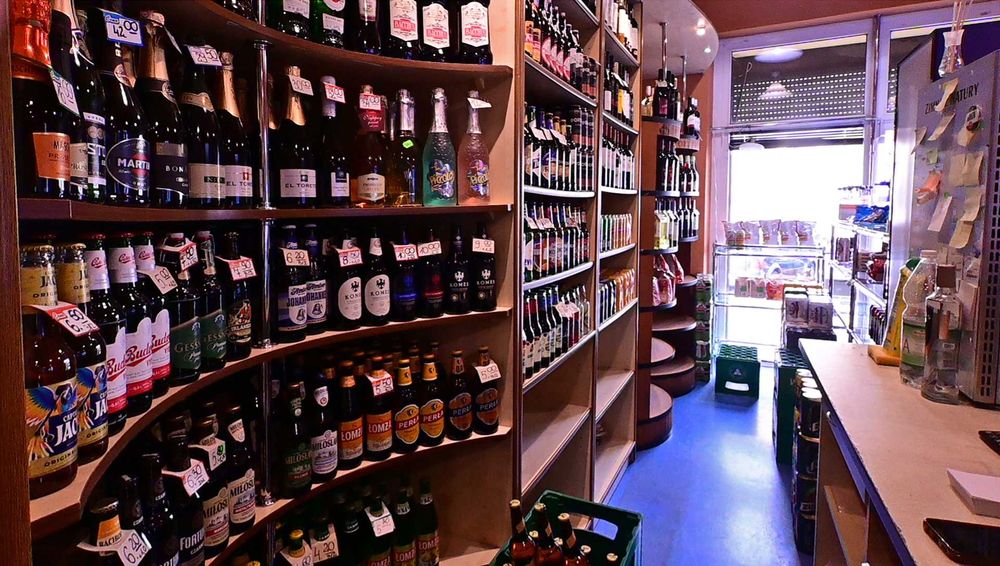 Sprzedam 42 m2 lokal handlowy przy Placu Barlickiego, Zielony Rynek