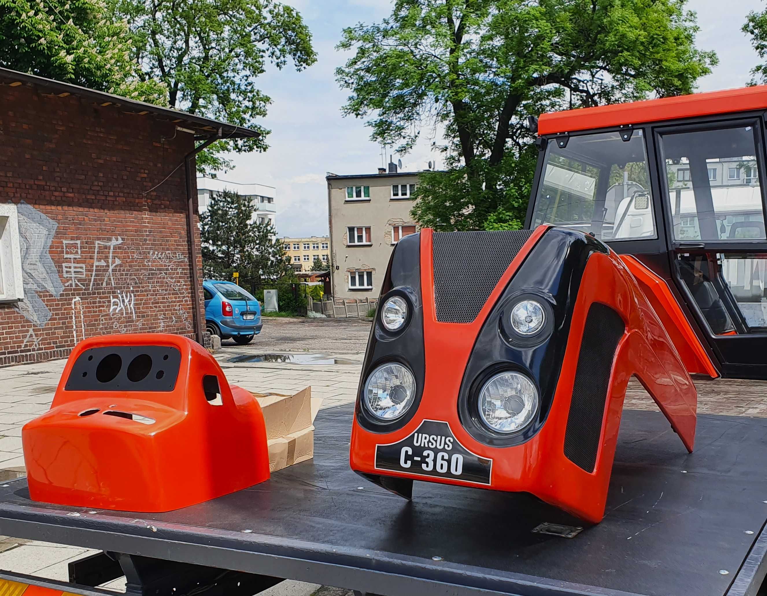 Kabina C360 C330 MTZ T25 Bizon MF255 maska błotniki TRANSPORT