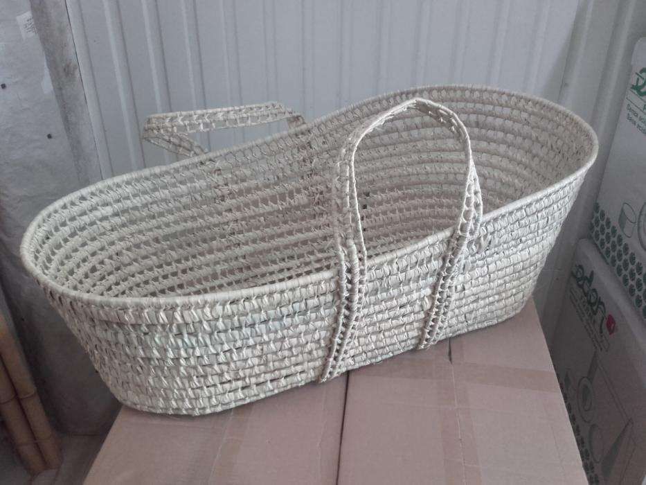 alcofa para bebe em palhinha