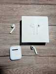 Наушники Airpods 2 оригінал. 1 не працює