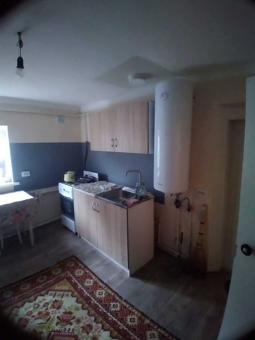 Оренда  пів. будинку 60м.кв. 2суміжні кімнати.  ДВРЗ. Господар.