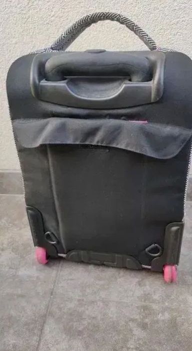 plecak torba walizka na kółkach jansport w kratę kratkę czarna różowa
