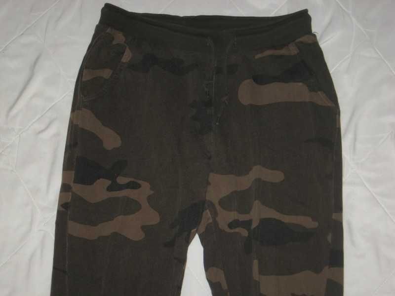 Spodnie dresowe dres woodland moro ciapowane khaki Tally Weijl 66-94cm