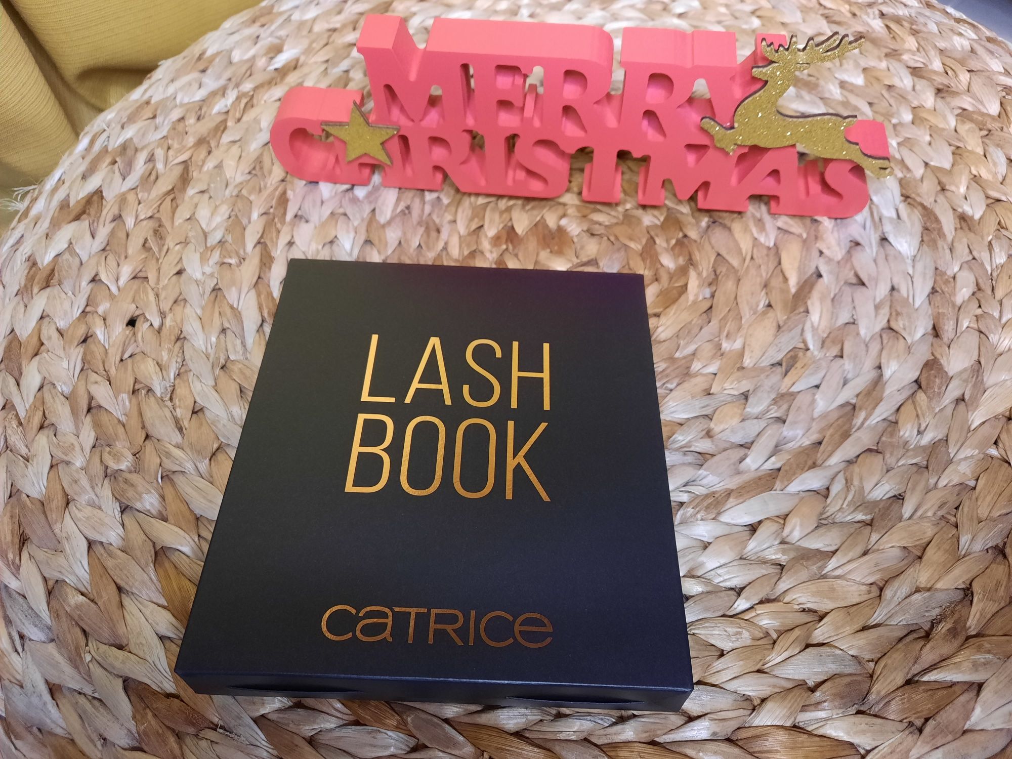 Lashes book catrice