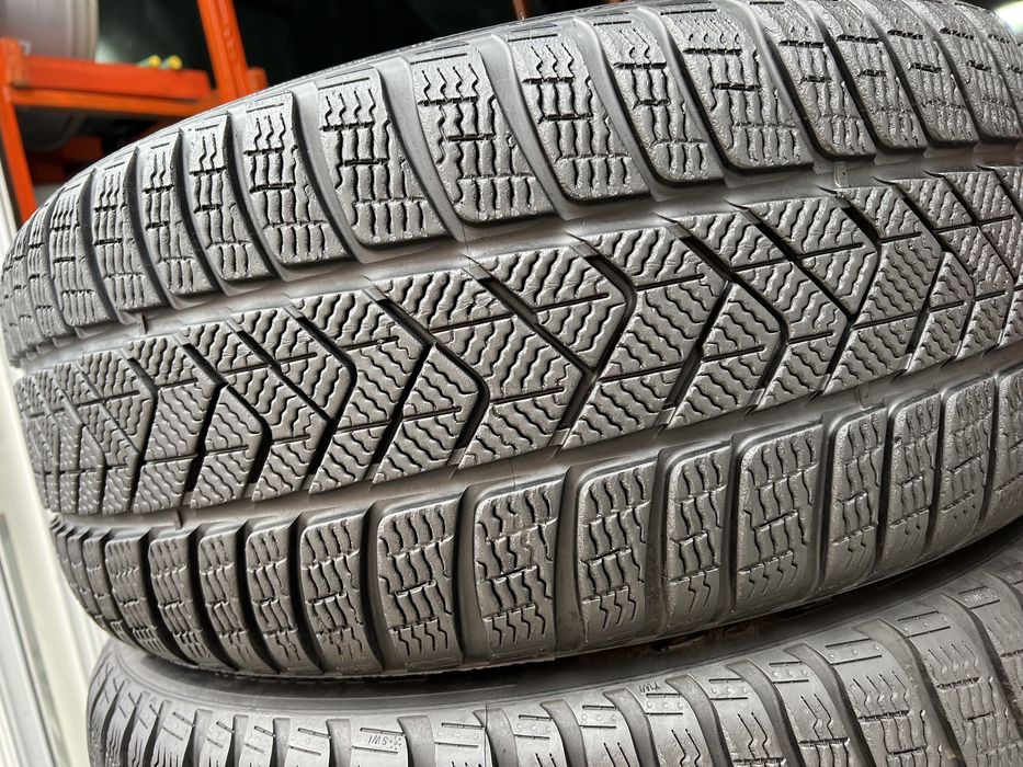 Шины зимние 245/45/R18 Pirelli Sottozero3