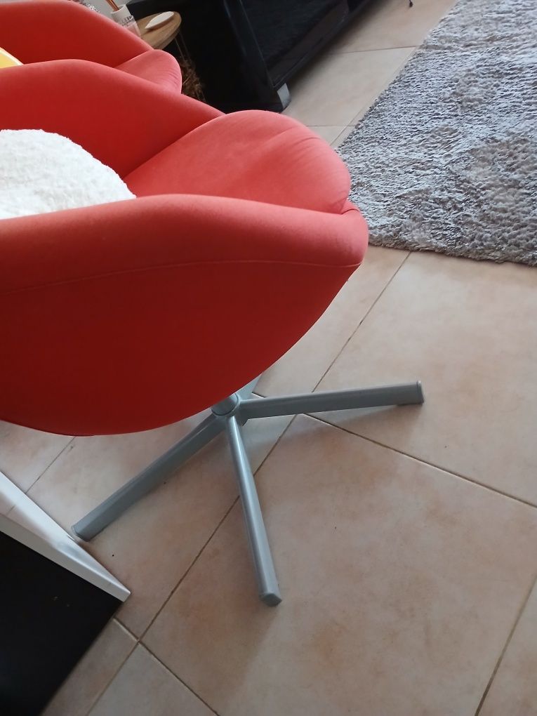 2 Cadeiroes vermelho