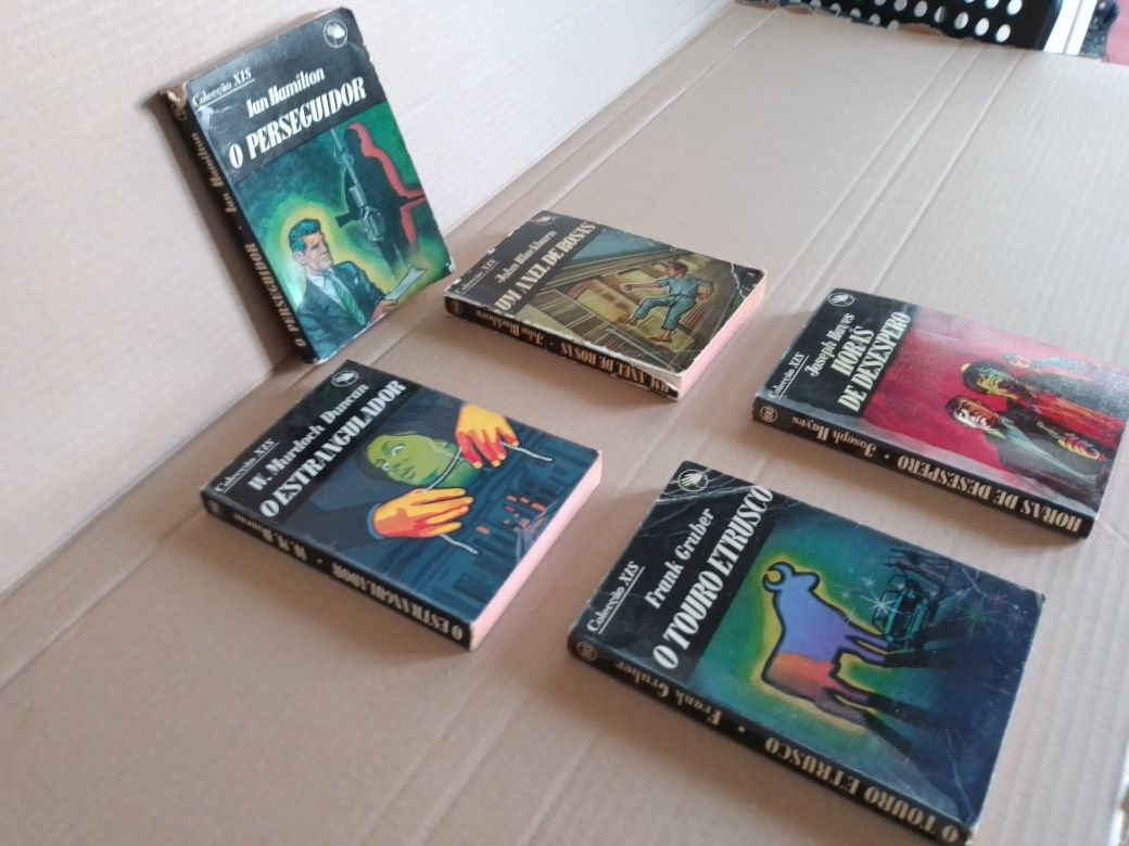 Livros policiais da colecçao "Xis"