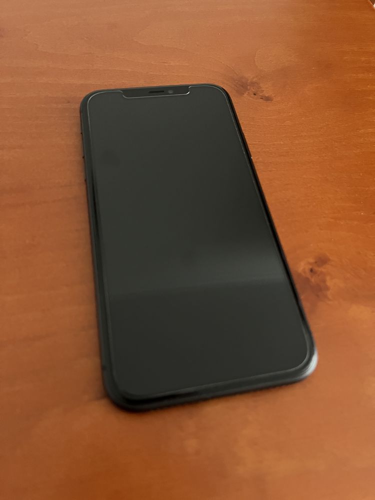 iPhone 11 preto de 64 Gb