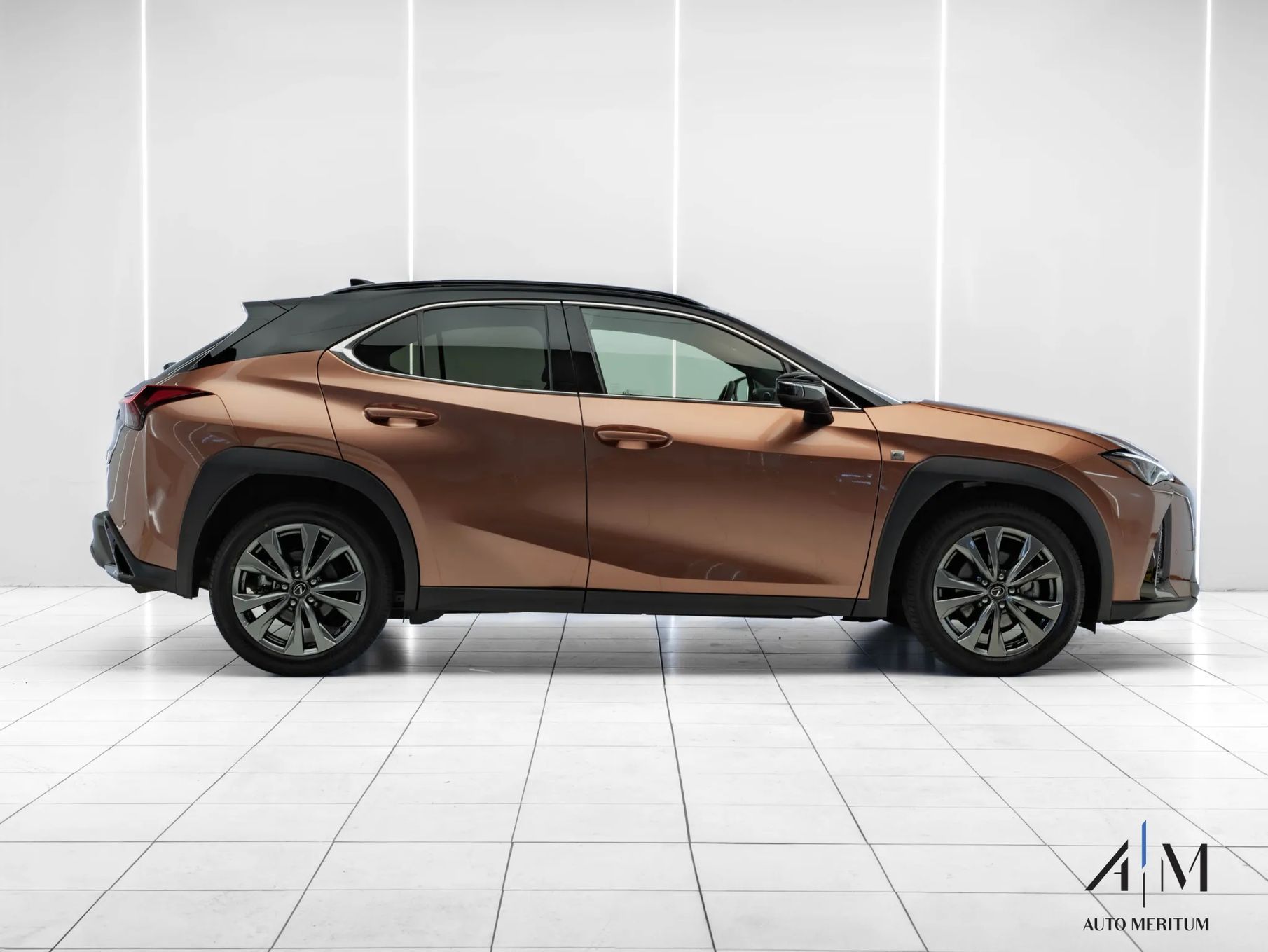 Lexus UX 300h 199KM E-AWD F-Sport Design Sonic Copper Bi-Tone FV23%