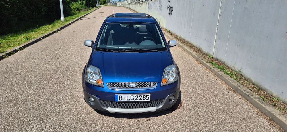 Ford Fiesta Świeżo sprowadzony z Holandii , 1.4 benzyna , wersja Cross !!!