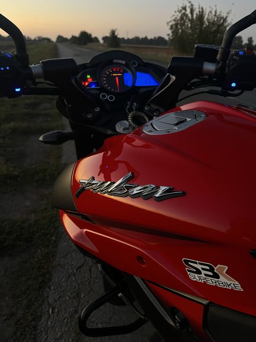 мотоцикл Bajaj Pulsar ns200 (Індія)