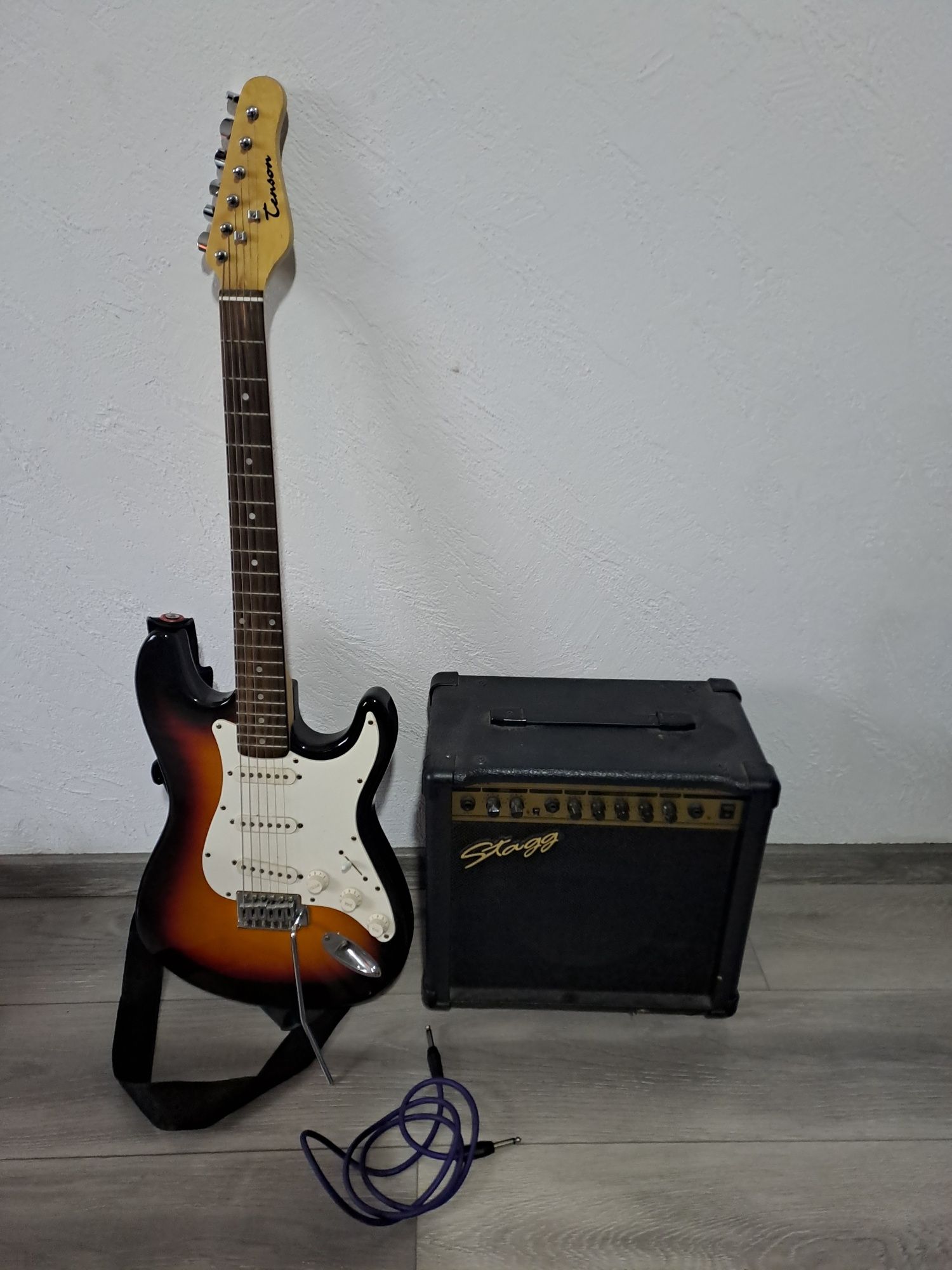 Gitara elektryczna Tenson plus wzmacniacz Stagg