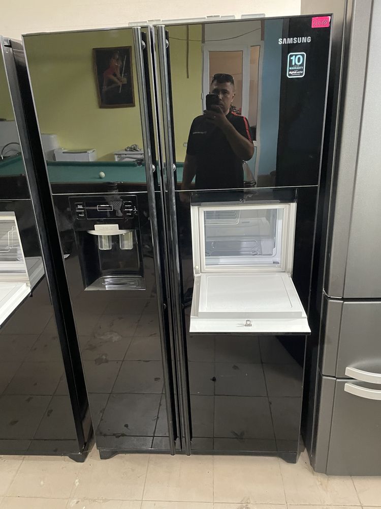 Холодильник Samsung Side By Side