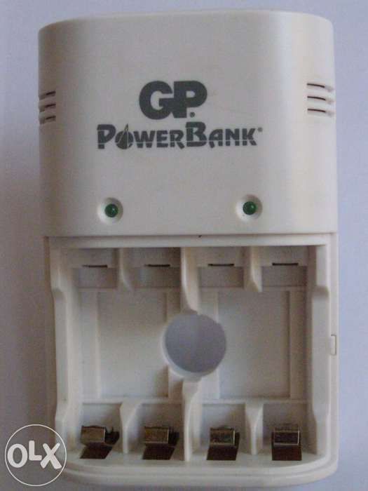 Carregador 8 Pilhas GP Power