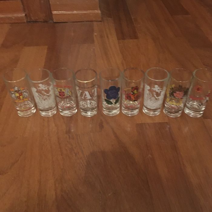 Copos vidro com marcas