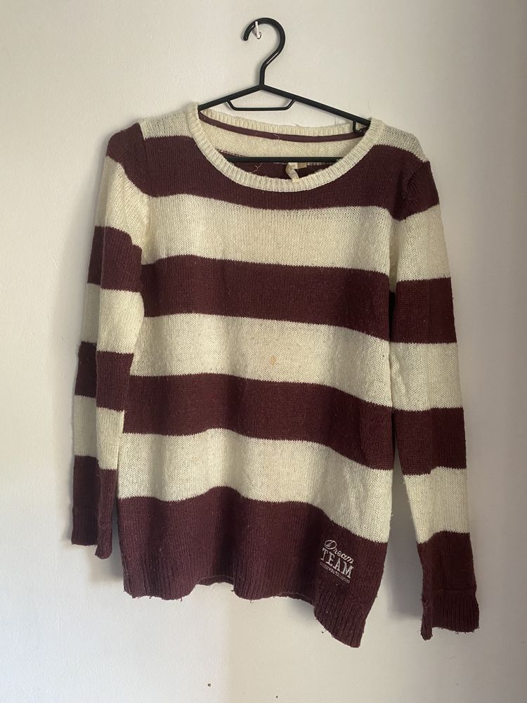 Biało-fioletowy sweter