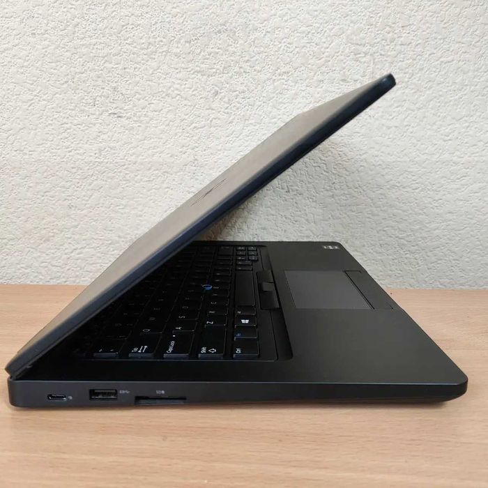 Акція Для дому Dell 5495 14"FHD IPS Ryzen 5 Pro 2500U/8GB/256SSD/Vega8