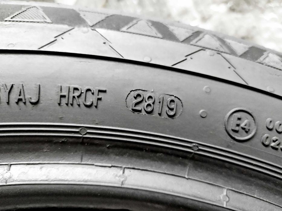 Шини Б/в 225.55.17с пара Continental