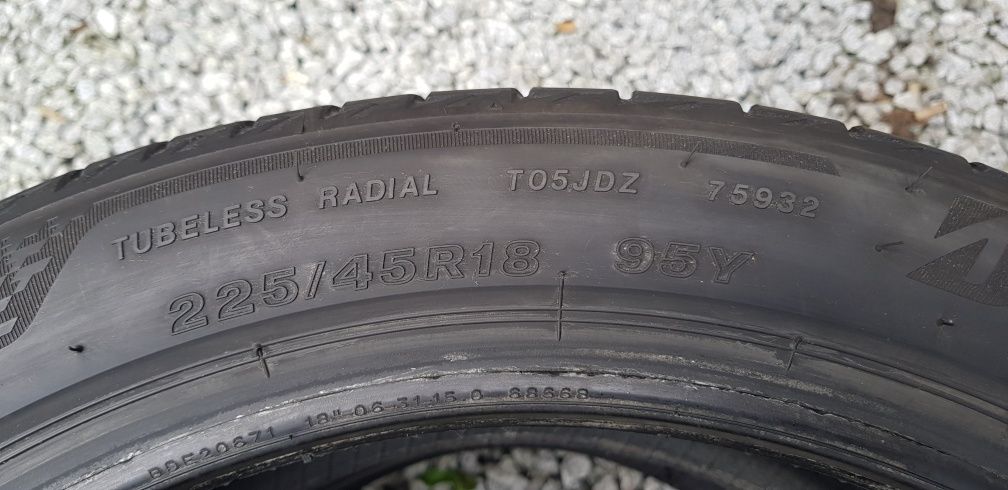 Opony letnie Bridgestone 2sztuki 225/45/18